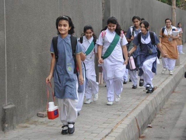 1164579-studentsstudentschoolsummervacationsPHOTOEXPRESSMOHAMMADAZEEMx-1471430419 Pakalerts.pk